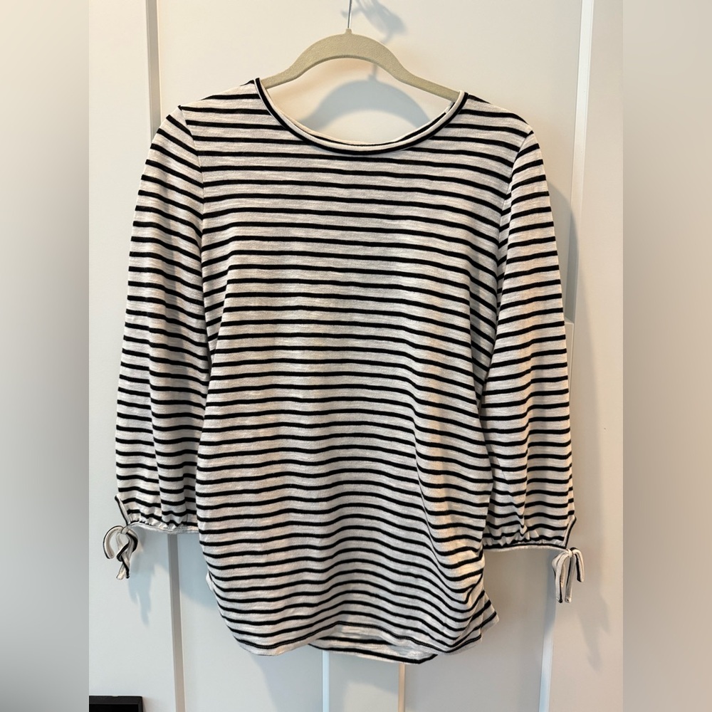 Old Navy Maternity Tie Detail 3/4 Sleeve Shirt
